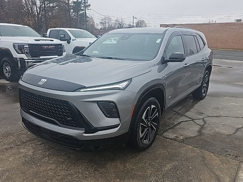 New 2026 Buick Enclave Sport Touring w/ Power Package image 4