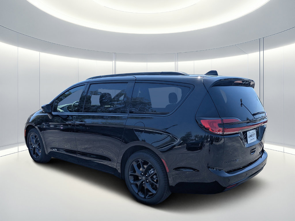 New 2026 Chrysler Pacifica Select w/ S Appearance Package FWD image 6