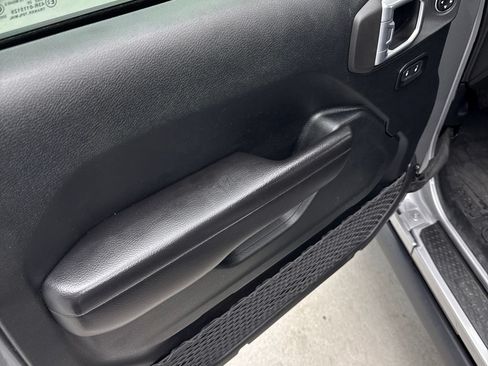 Used 2021 Jeep Wrangler Unlimited Rubicon w/ Uconnect 4C Nav & Sound Group AWD/4WD image 13