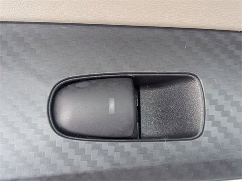 Used 2025 Nissan Altima 2.5 SV image 24