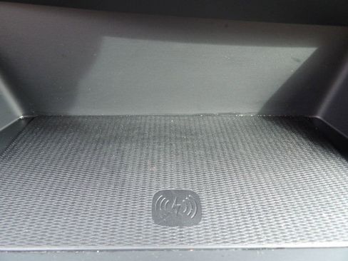 Certified 2025 Volvo XC90 B6 Plus image 23