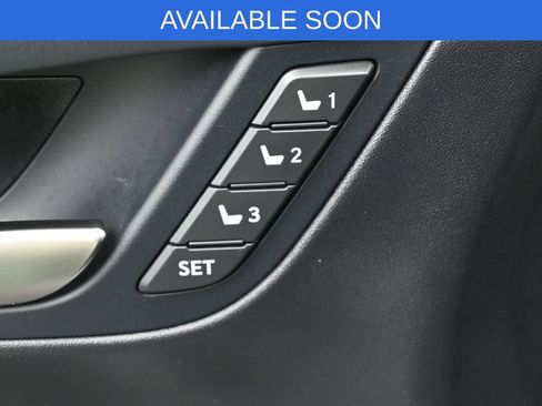 Used 2016 Lexus LX 570 4WD w/ Luxury Package image 15