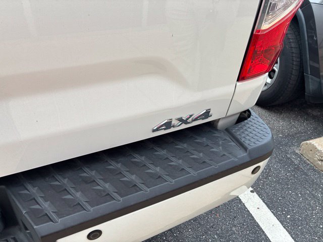 Used 2019 Nissan Titan SV w/ SV Convenience Package AWD/4WD image 6