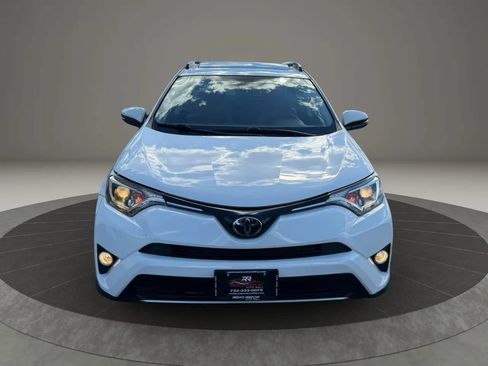 Used 2018 Toyota RAV4 XLE AWD/4WD image 4