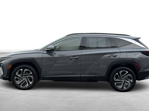 Used 2025 Hyundai Tucson Limited AWD/4WD image 3