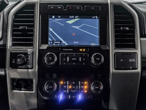 Used 2019 Ford F250 Lariat w/ Lariat Ultimate Package AWD/4WD image 27