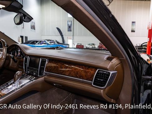 Used 2016 Porsche Panamera 4S AWD/4WD image 34