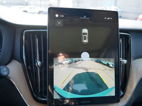 New 2026 Volvo XC60 B5 Core image 10