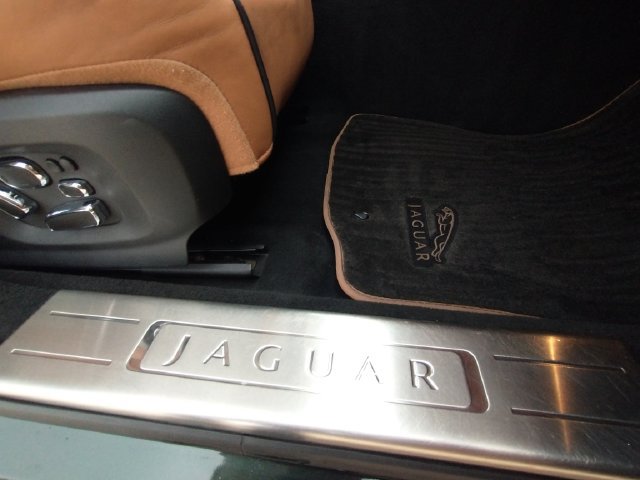 Used 2011 Jaguar XJ L RWD image 64