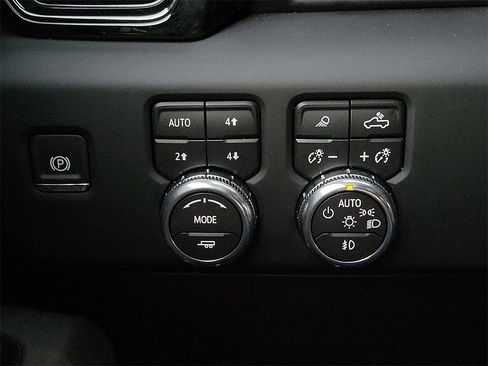 Used 2026 GMC Sierra 1500 AT4 w/ AT4 Premium Package image 16