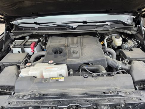 Used 2023 Toyota Tundra Platinum AWD/4WD image 9