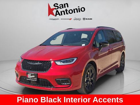 New 2026 Chrysler Pacifica Select w/ S Appearance Package FWD image 10