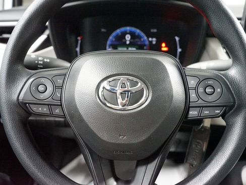 Used 2026 Toyota Corolla LE FWD image 12