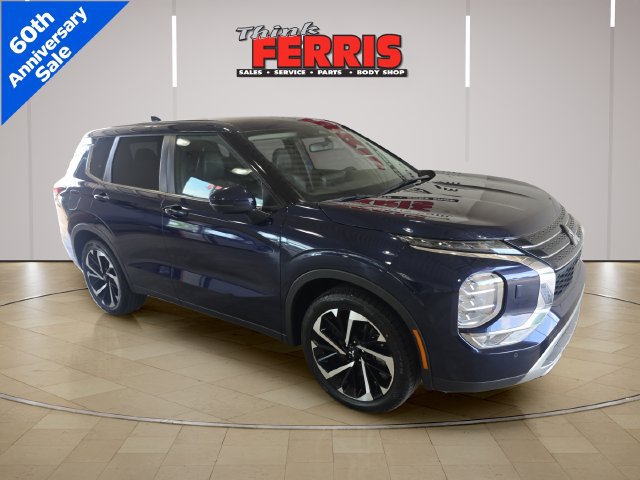 Used 2024 Mitsubishi Outlander SE AWD/4WD image 3