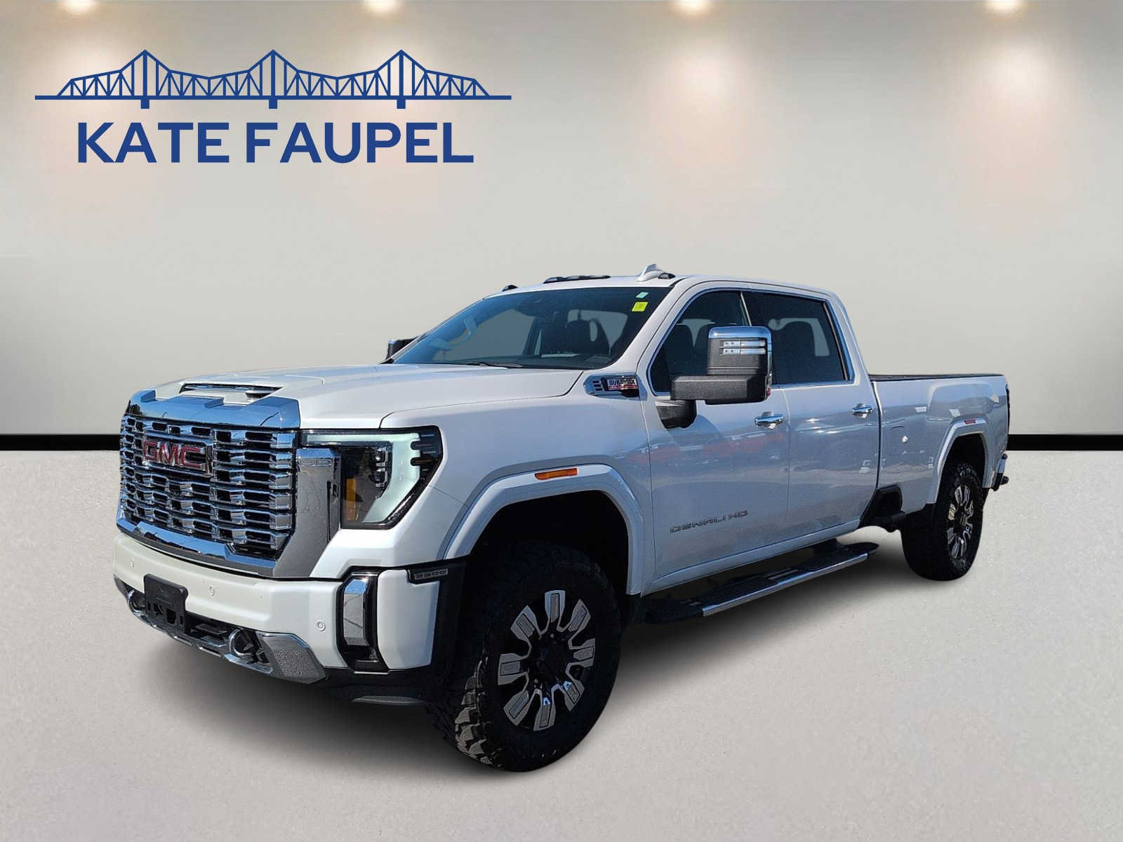 Used 2025 GMC Sierra 3500 Denali w/ Denali Reserve Package AWD/4WD image 3