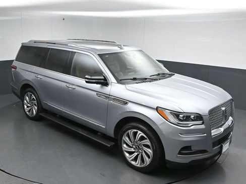 Certified 2023 Lincoln Navigator Reserve AWD/4WD image 47