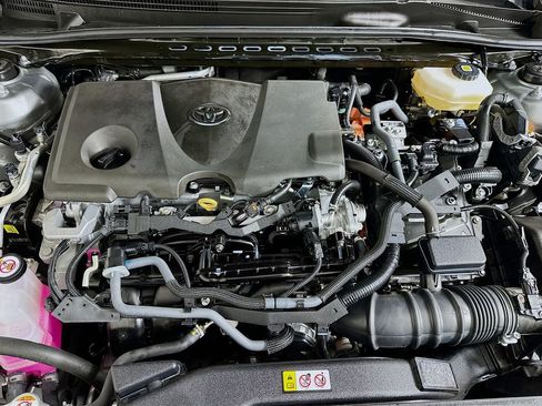Used 2025 Toyota Camry XLE image 29