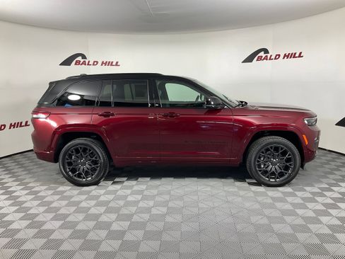 New 2025 Jeep Grand Cherokee Summit image 7