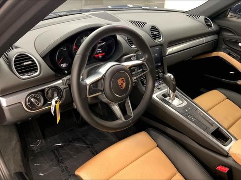 Used 2018 Porsche 718 Cayman RWD image 15
