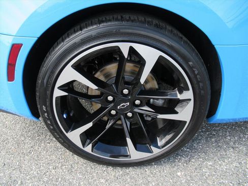 Used 2023 Chevrolet Camaro LT image 8