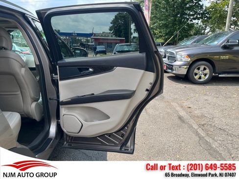 Used 2019 Lincoln Nautilus Select AWD/4WD image 35