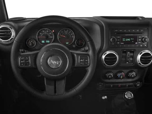 Used 2016 Jeep Wrangler Unlimited Sahara w/ Connectivity Group AWD/4WD image 10
