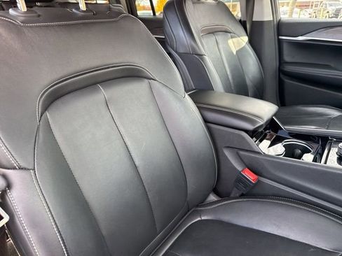 Certified 2022 Jeep Grand Cherokee L Limited image 24