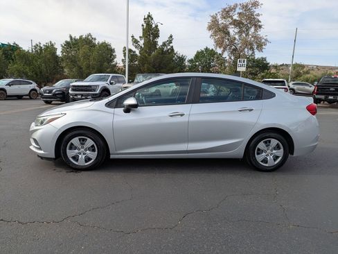 Used 2017 Chevrolet Cruze LS FWD image 7
