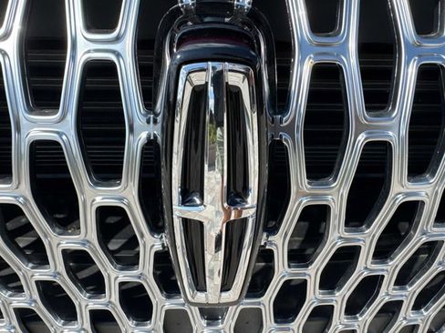 New 2025 Lincoln Corsair FWD image 7