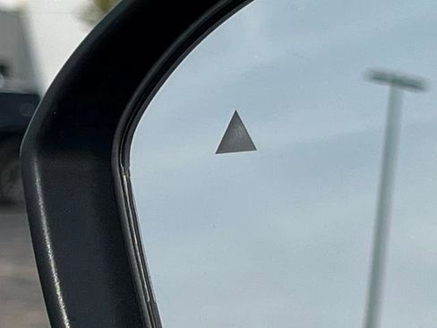 Certified 2025 Nissan Kicks SV image 30