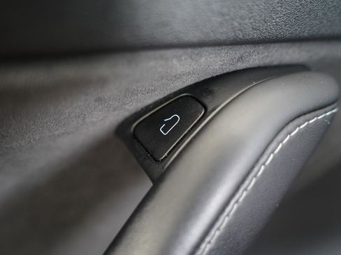 Used 2022 Tesla Model 3 Performance image 27