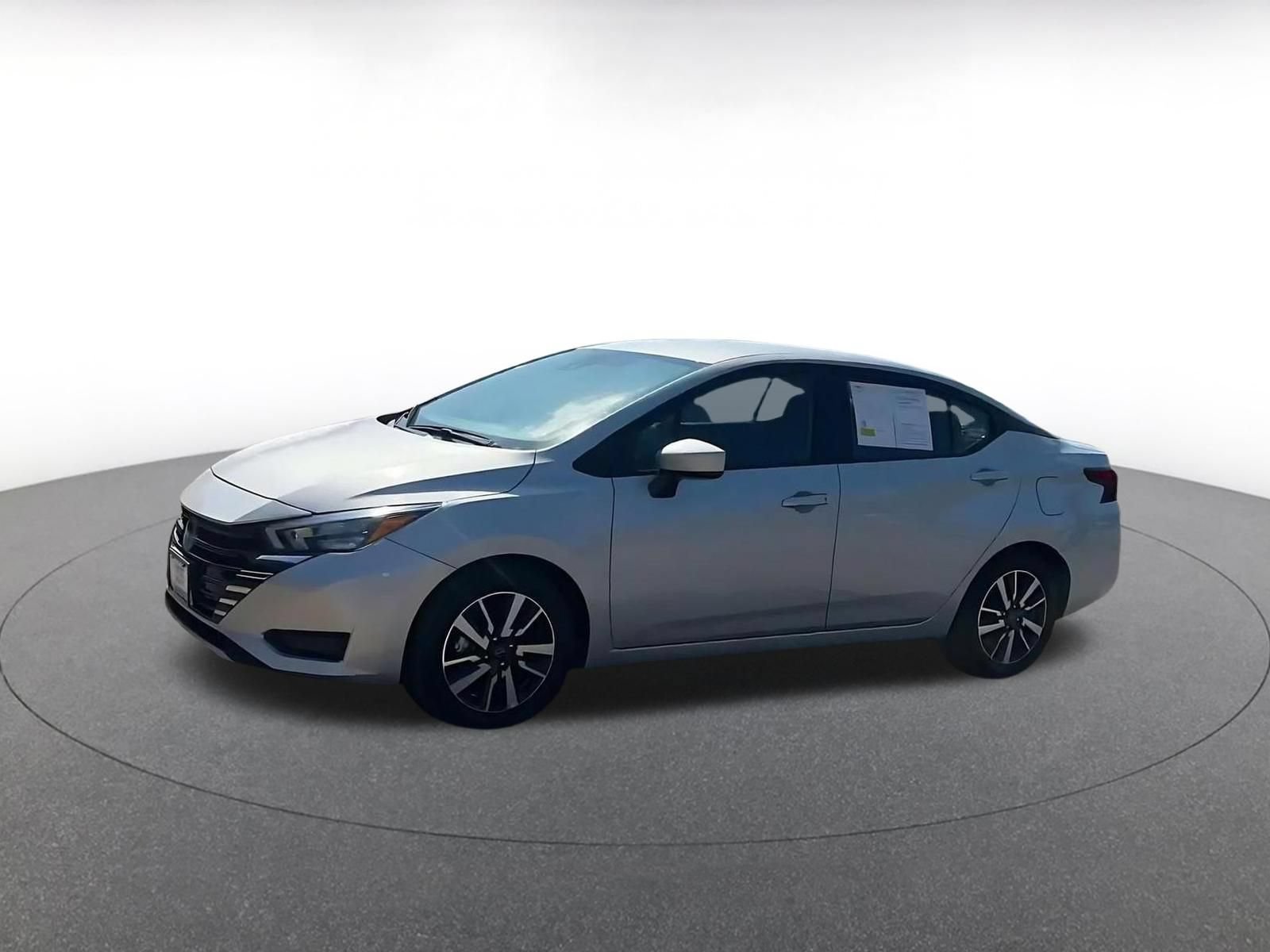 Used 2025 Nissan Versa SV FWD image 7
