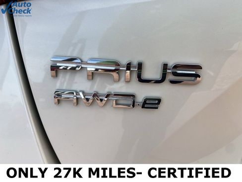 Used 2020 Toyota Prius XLE w/ Advanced Technology Package image 7