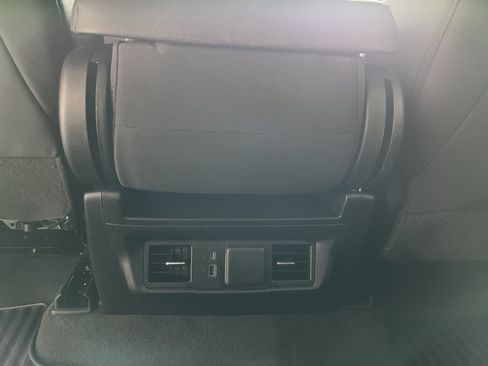 Used 2023 Chevrolet Silverado 1500 LT AWD/4WD image 14