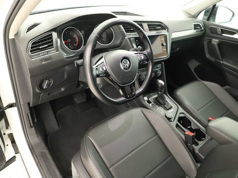 Used 2018 Volkswagen Tiguan SE w/ Panoramic Sunroof Package AWD/4WD image 15
