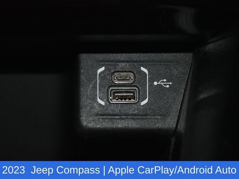 Used 2023 Jeep Compass Latitude image 21