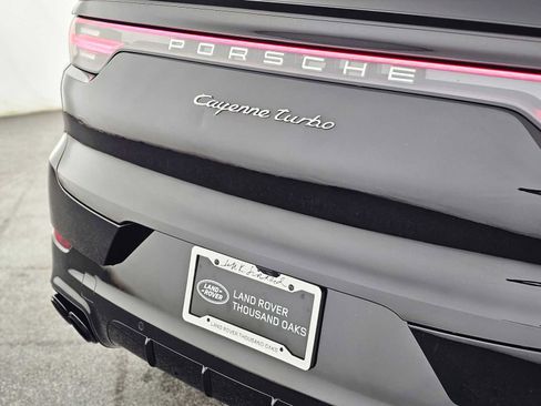 Used 2022 Porsche Cayenne Turbo AWD/4WD image 13