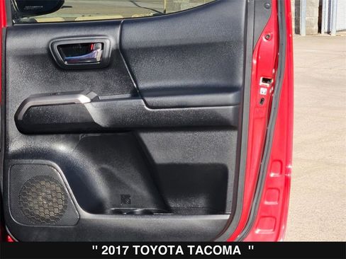 Used 2017 Toyota Tacoma TRD Off-Road image 26