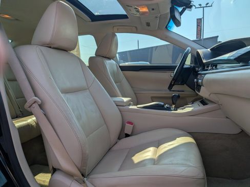 Used 2014 Lexus ES 350 w/ Luxury Package FWD image 7