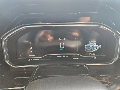 Used 2024 Chevrolet Silverado 2500 ZR2 w/ Technology Package image 15