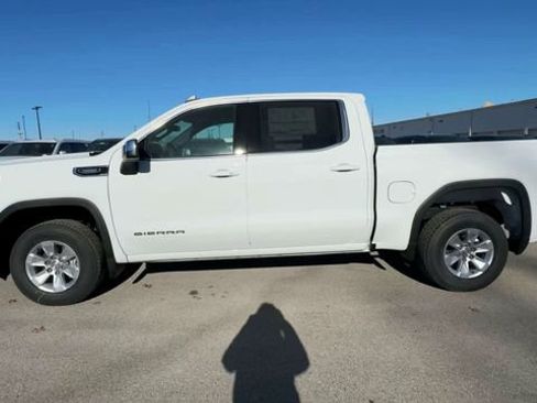 New 2026 GMC Sierra 1500 SLE image 5