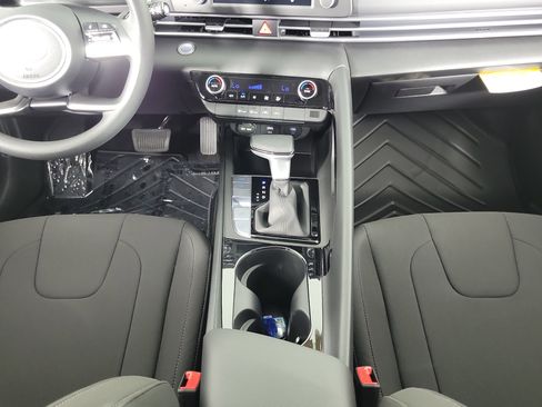 New 2025 Hyundai Elantra Blue image 10