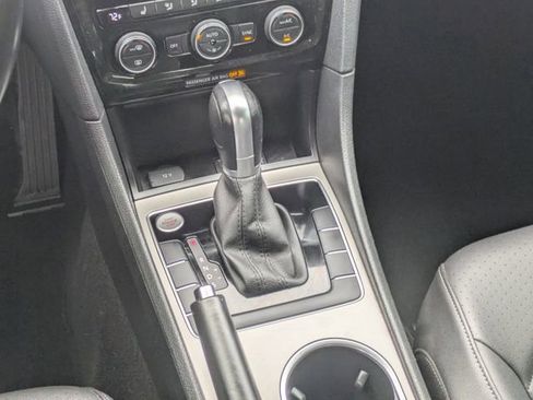 Used 2020 Volkswagen Passat 2.0T SE w/ Sunroof Package image 14