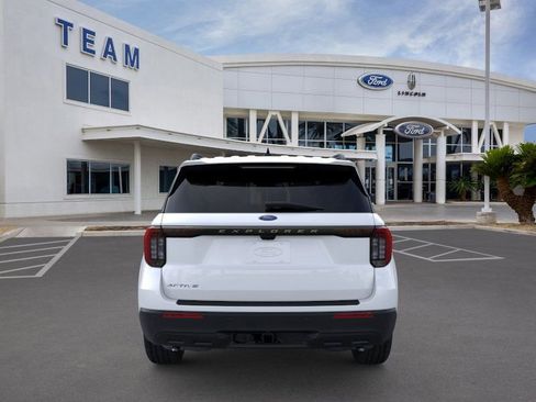New 2025 Ford Explorer Active image 5