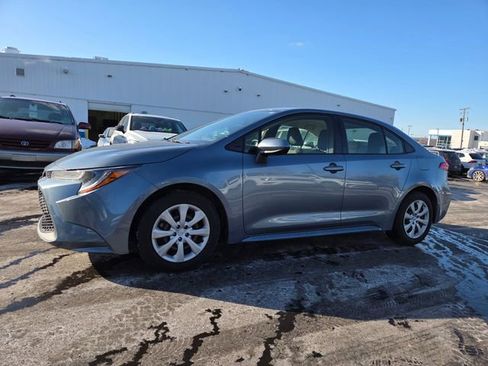 Used 2021 Toyota Corolla LE image 1