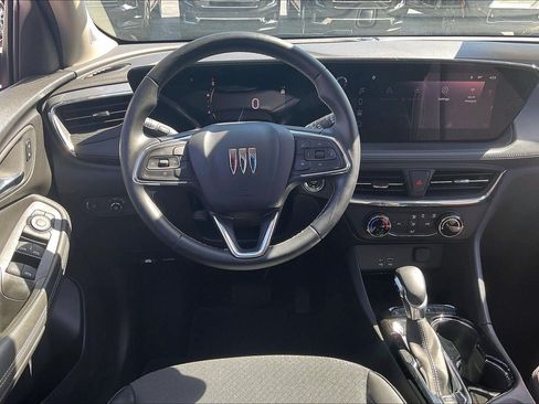 Used 2025 Buick Encore GX Preferred AWD/4WD image 6