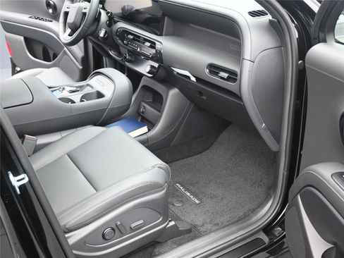 New 2026 Genesis GV70 2.5T Advanced image 7