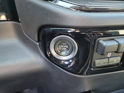 Used 2022 Chevrolet Silverado 1500 ZR2 AWD/4WD image 32
