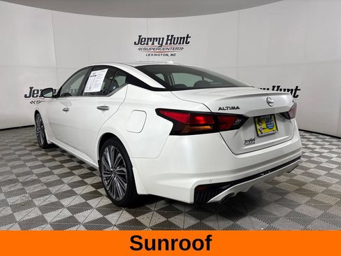 Used 2024 Nissan Altima 2.5 SL FWD image 9
