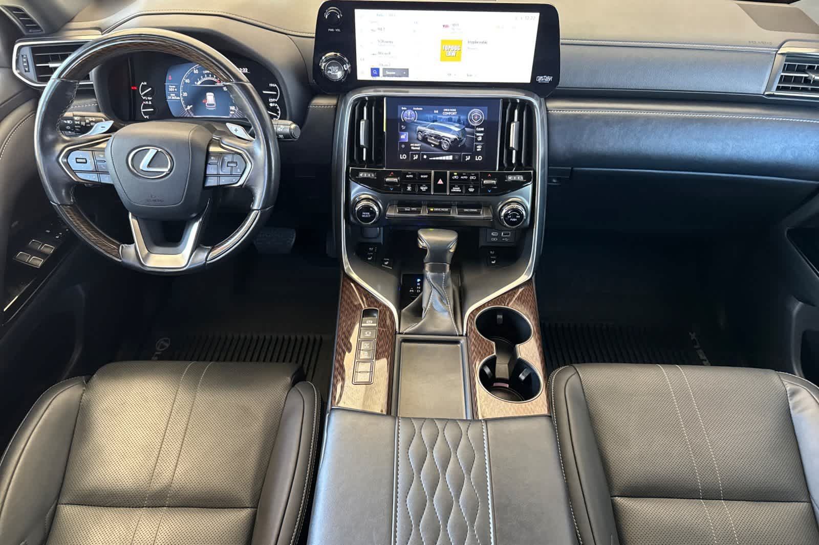 Used 2023 Lexus LX 600 4WD w/ Ultra Luxury Package image 3